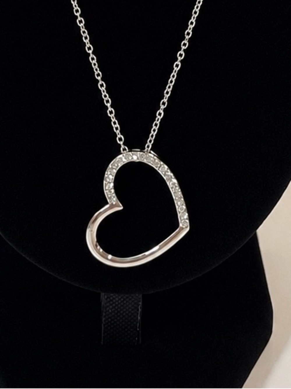 NIB Vintage BiJoux Silver Floating Heart Necklace